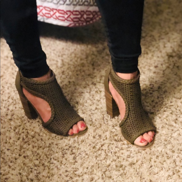 🔥LAST ONE size 9 olive Chunky heel sandal - Picture 4 of 8